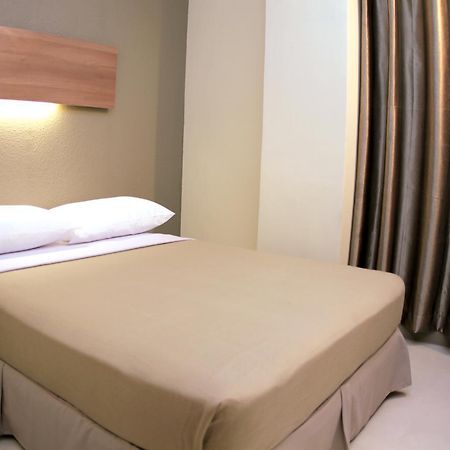 The Center Suites Cebu Exterior foto