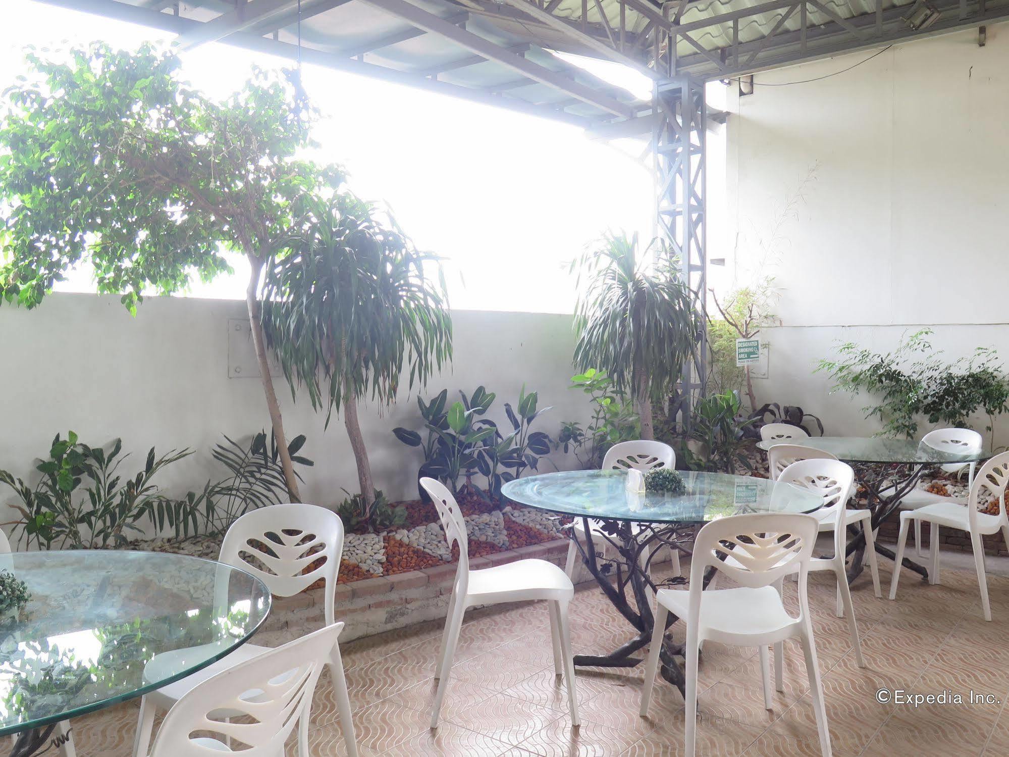 The Center Suites Cebu Exterior foto
