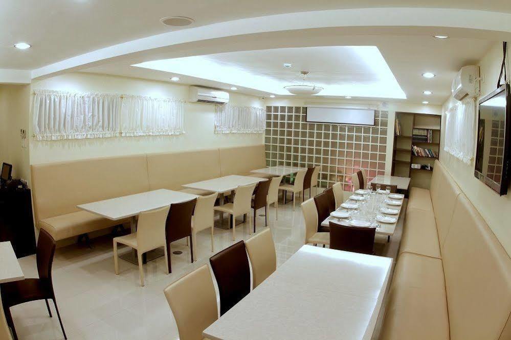 The Center Suites Cebu Exterior foto