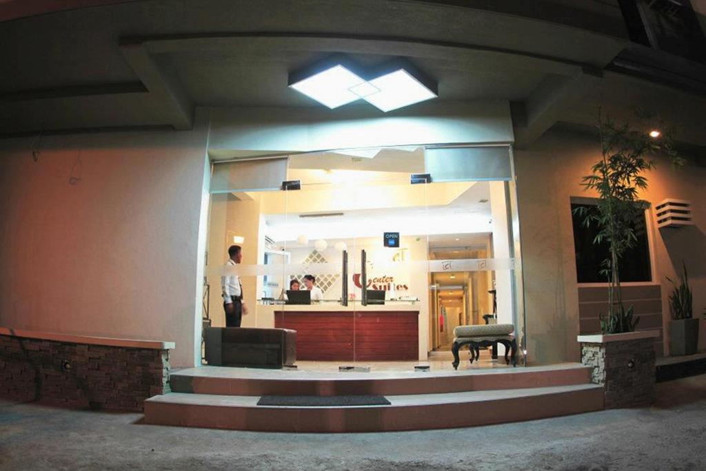 The Center Suites Cebu Exterior foto